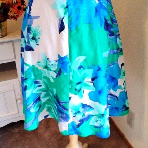 Donna Morgan Fit and Flare Dress - Picture 9 of 13